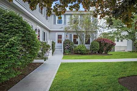 8 Arnold Terrace #8 Marblehead, MA 01945