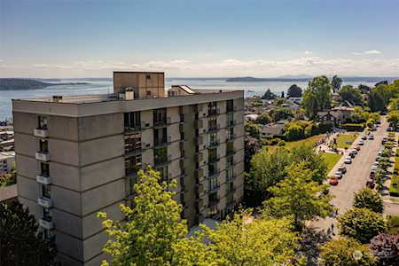 111 W Highland Dr #2W Seattle, WA 98119