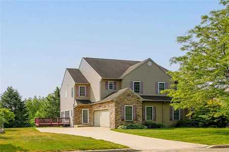 32 Witman Dr Breinigsville, PA 18031