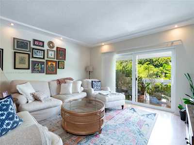 100 Edgewater Dr #310 Coral Gables, FL 33133
