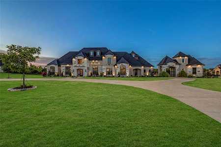 800 N Bluffview Drive Lucas, TX 75002