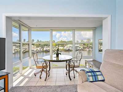 2800 Indian River Blvd Vero Beach, FL 32960
