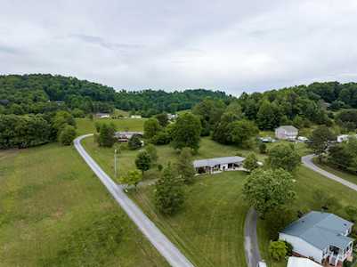 214 Defriece Pvt Dr Bristol, TN 37620