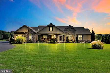 13 Chestnut Hill Rd Dillsburg, PA 17019