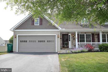 5180 Oak Leaf Dr Mount Joy, PA 17552