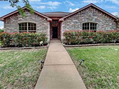 908 Mockingbird Lane Glenn Heights, TX 75154