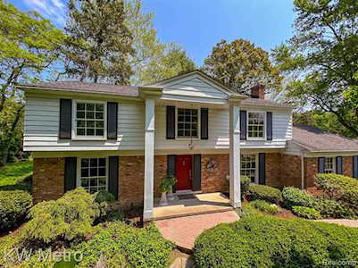 22868 Shagbark Dr Beverly Hills Vlg, MI 48025