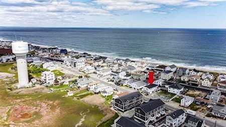78 North End Blvd #1 Salisbury, MA 01952