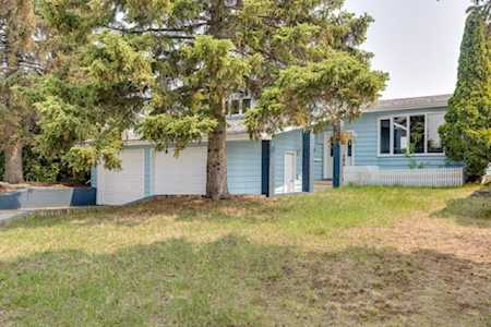 25 Neville Close Red Deer, AB T4P 1T8