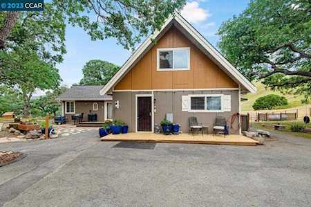 3550 Oak Hill Ln Clayton, CA 94517
