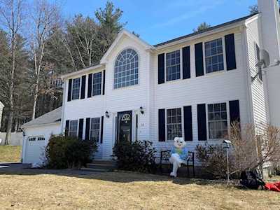 38 Sutherland Dr Hudson, NH 03051