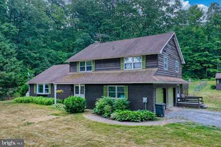 390 S Twin Valley Rd Elverson, PA 19520