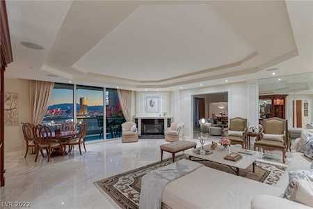 2877 Paradise Rd Las Vegas, NV 89109