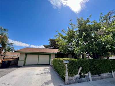 1924 Saylor Way Las Vegas, NV 89108
