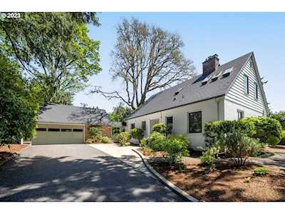 3320 SW Underwood DR Portland, OR 97225