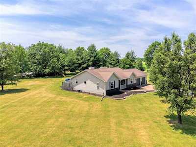 1208 Norman D Acres Rd Troy, IL 62294