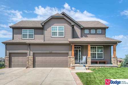 1914 Walnut Creek Dr Papillion, NE 68046