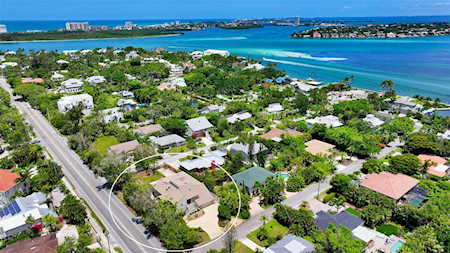 3484 Hamilton Ave Sarasota, FL 34242