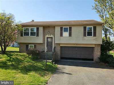 500 Stony Battery Rd Landisville, PA 17538