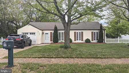 101 Wisteria Ln Carneys Point, NJ 08069