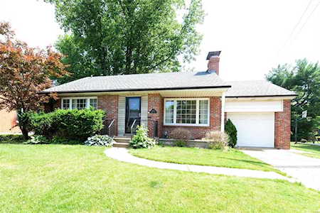 6438 Bishops Place St Louis, MO 63109