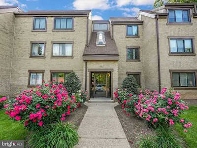 1627 Parkcrest Circle #101 Reston, VA 20190