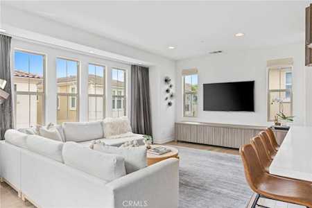 21396 Kennedy Ln Huntington Beach, CA 92646