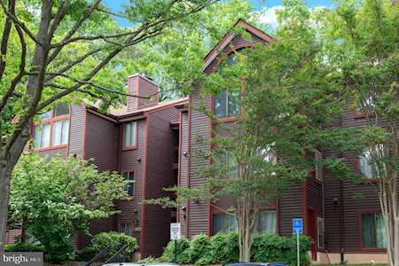 2802 Lee Oaks Place #301 Falls Church, VA 22046