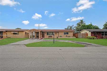 1151 NW 79th Way Pembroke Pines, FL 33024