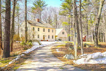 36 Nathan Lord Rd Amherst, NH 03031