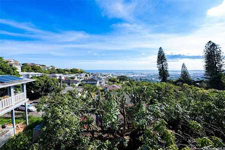 1332A Mamalu Street Honolulu, HI 96817