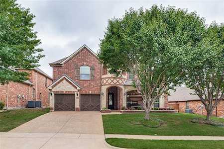 3044 Rosina Grand Prairie, TX 75054