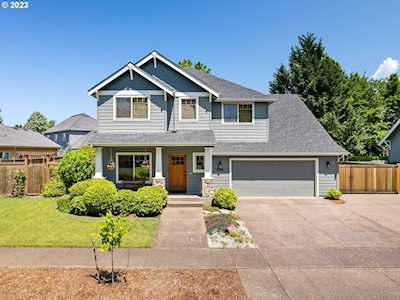 3355 Antigua DR Eugene, OR 97408