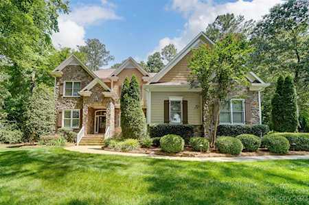 7037 Montgomery Rd Lake Wylie, SC 29710