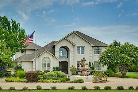1116 S Joe Wilson Road Cedar Hill, TX 75104