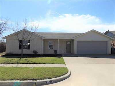 300 Kathy Lane Granbury, TX 76049