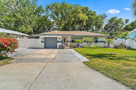 11208 Cherokee Dr St. Petersburg, FL 33708