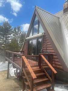 122 Tiger Tail Drive Sawtooth City, ID 83340