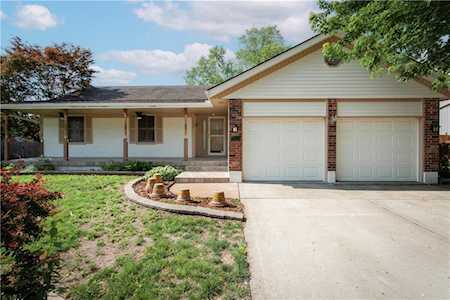 904 NE Hunters Rd Blue Springs, MO 64014