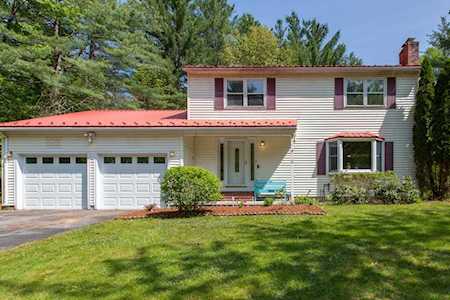 2 Irving Dr Concord, NH 03301