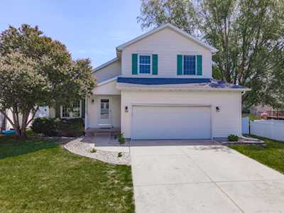 24 Drake Ct Bloomington, IL 61704