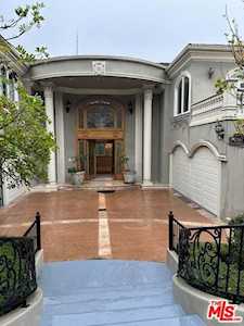 2167 Queensborough Ln Los Angeles, CA 90077