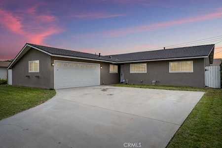 2042 Hurles Ave Simi Valley, CA 93063