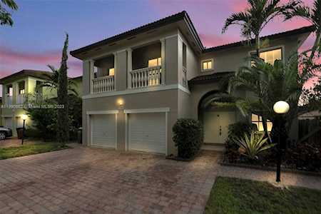 22905 SW 114th Pl Miami, FL 33170