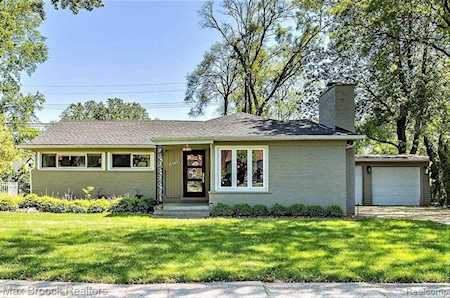 16029 Amherst Ave Beverly Hills Vlg, MI 48025