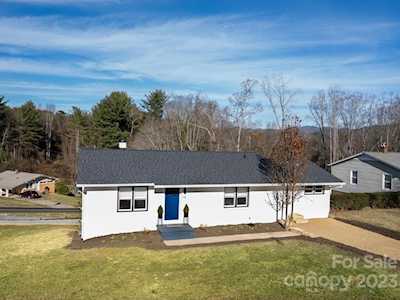 10 Skylyn Ct Asheville, NC 28806