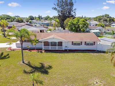 488 Flamingo Dr Apollo Beach, FL 33572