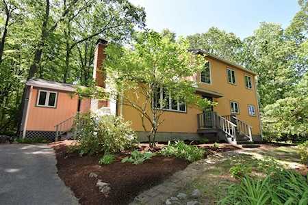 20 Amherst Rd Hopkinton, MA 01748