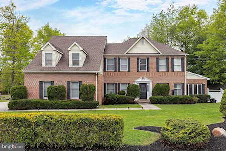 20 Doris Dr Cherry Hill, NJ 08003