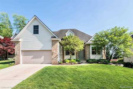 1059 Lincoln Dr Brighton, MI 48116
